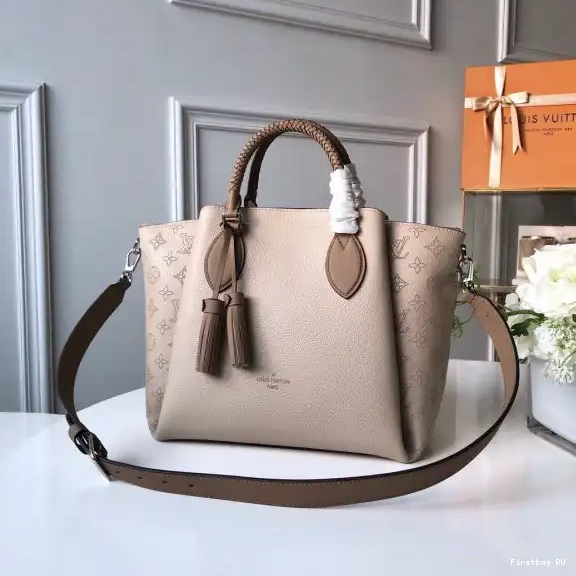 Firstbag Bag Vuitton Haumea Louis 0506